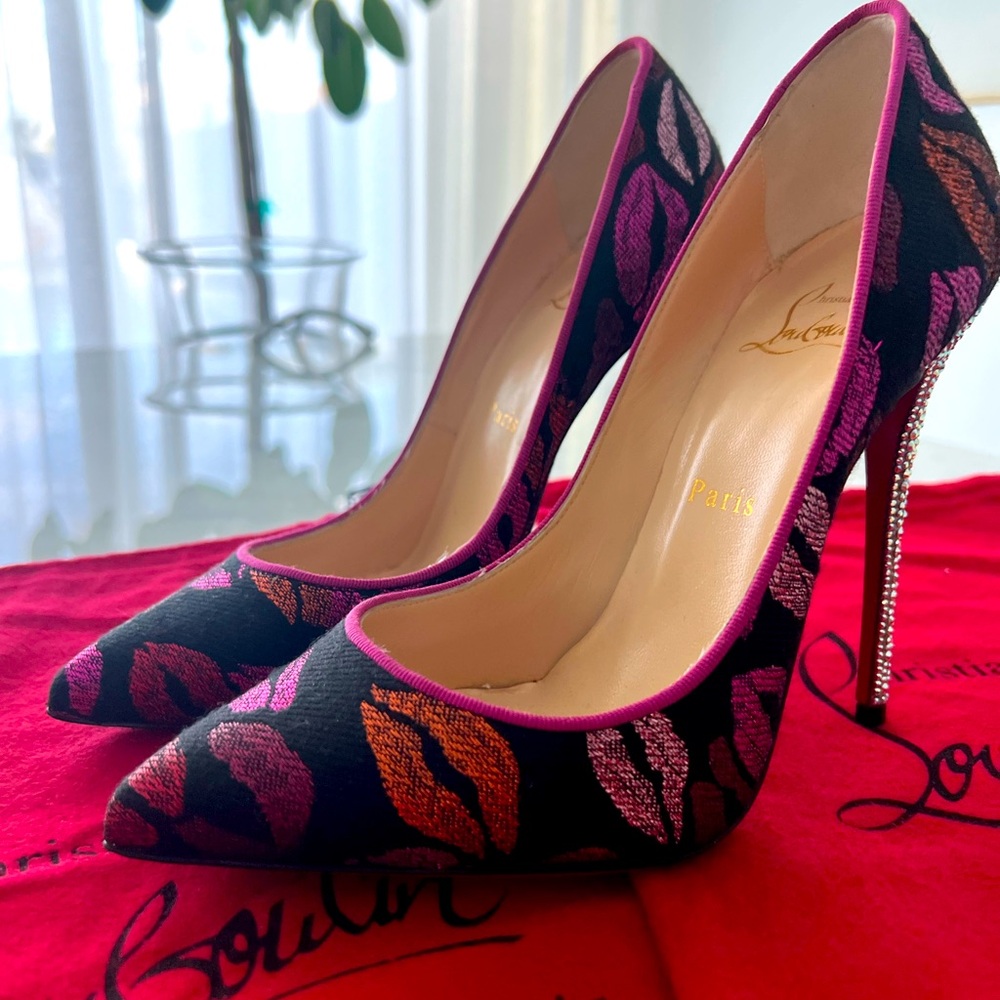 Authentic Christian louboutin Shoes 👠Limited edition ✨